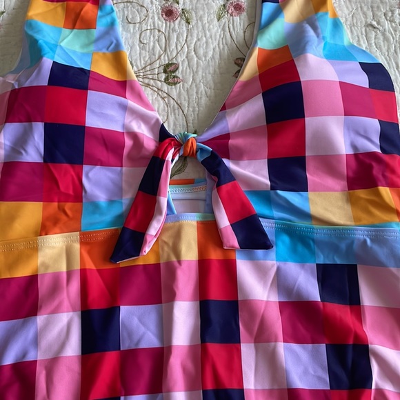 Colorful One-piece Swimsuit - Picture 2 of 6